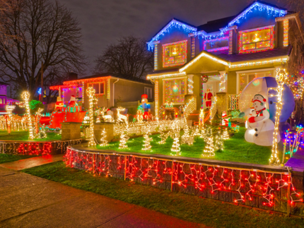 Christmas Light Installation Irving, TX Valle Electrical Inc.